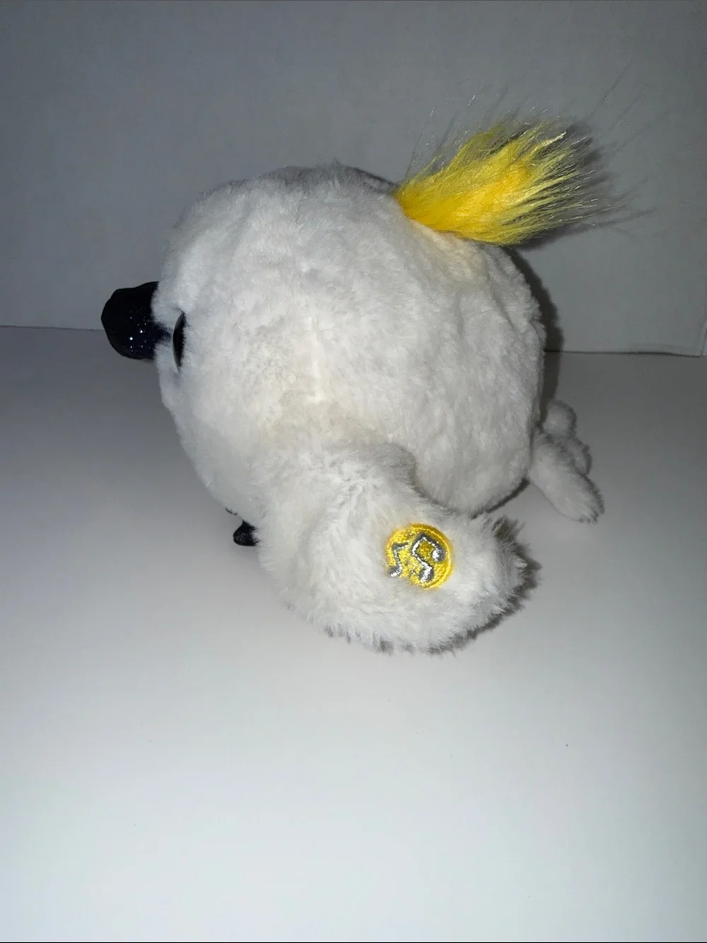 Zuru Pets Alive White Cackatoo Plush Bird Toy with Blue Eyes and Yellow Crest